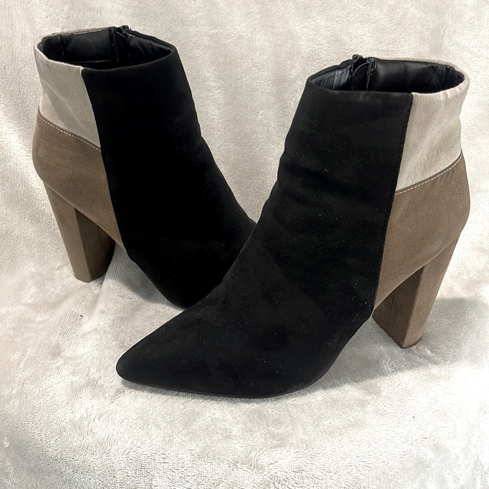 JustFab tan, black and booties, size 9